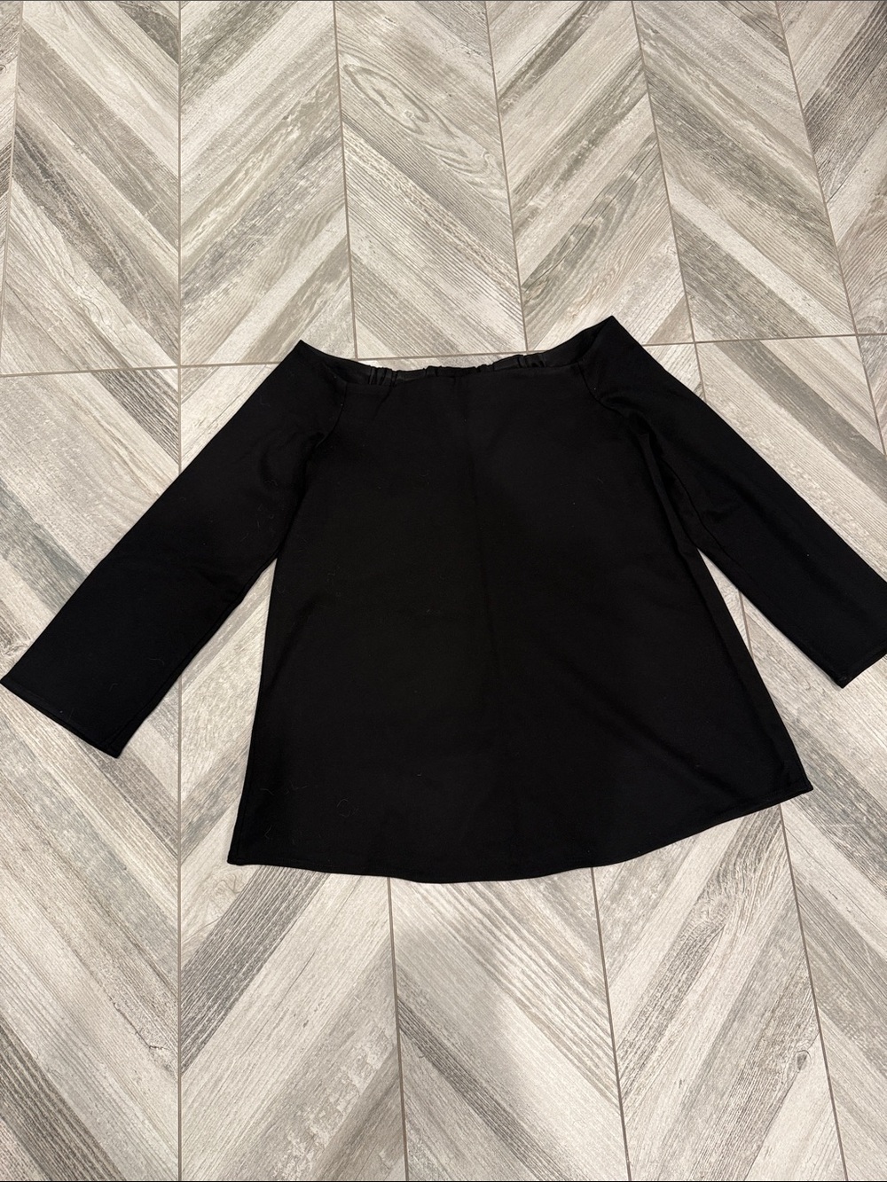 Tuckernuck Black Off-Shoulder 3/4 Sleeve Top